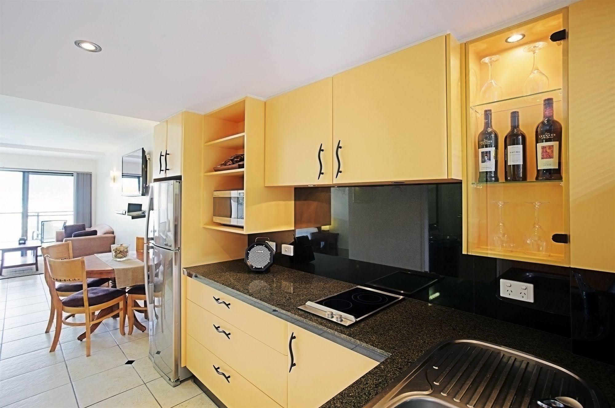 At Waterfront Whitsunday Retreat - Adults Only Aparthotel Airlie Beach Luaran gambar