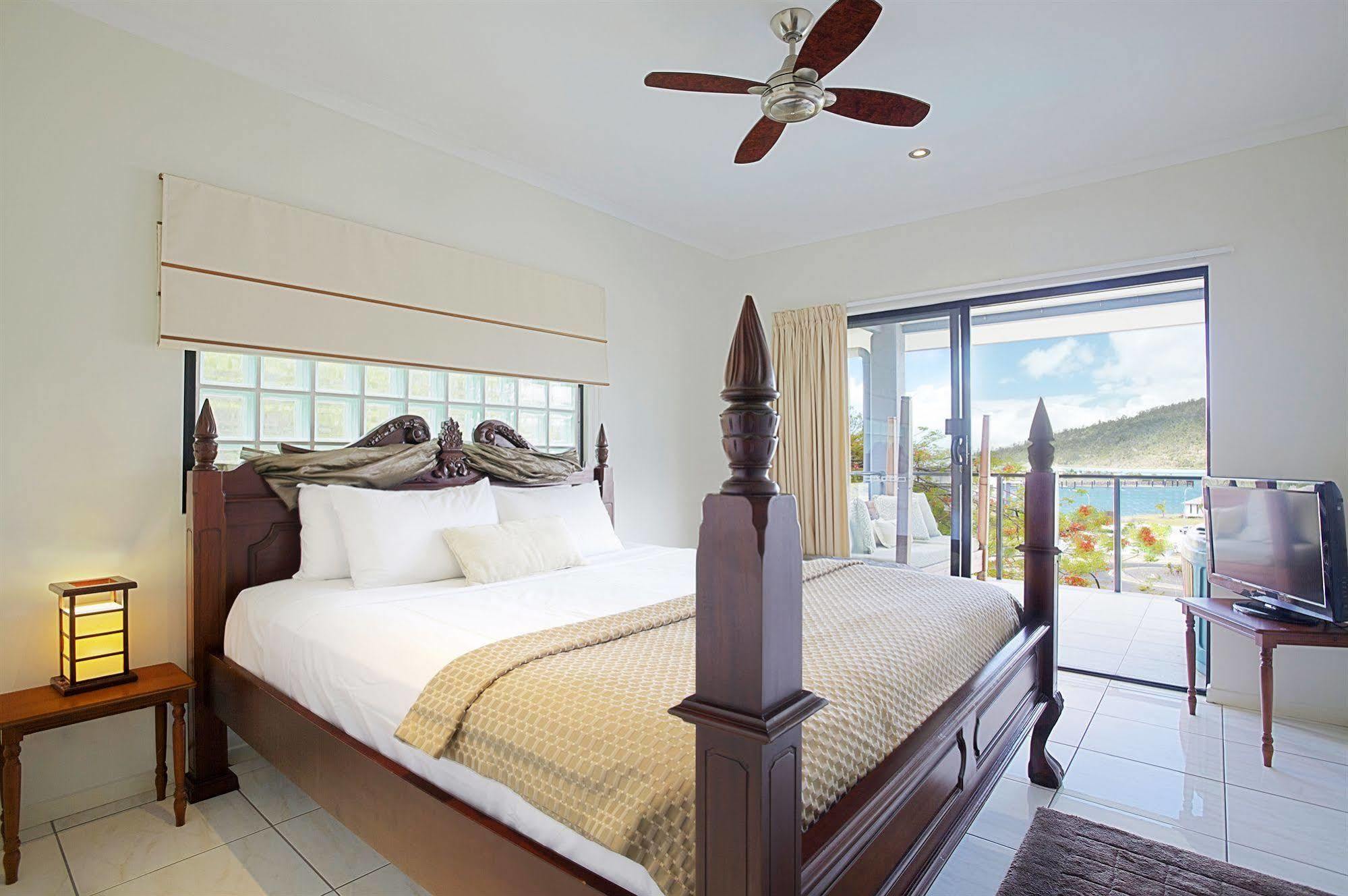 At Waterfront Whitsunday Retreat - Adults Only Aparthotel Airlie Beach Luaran gambar