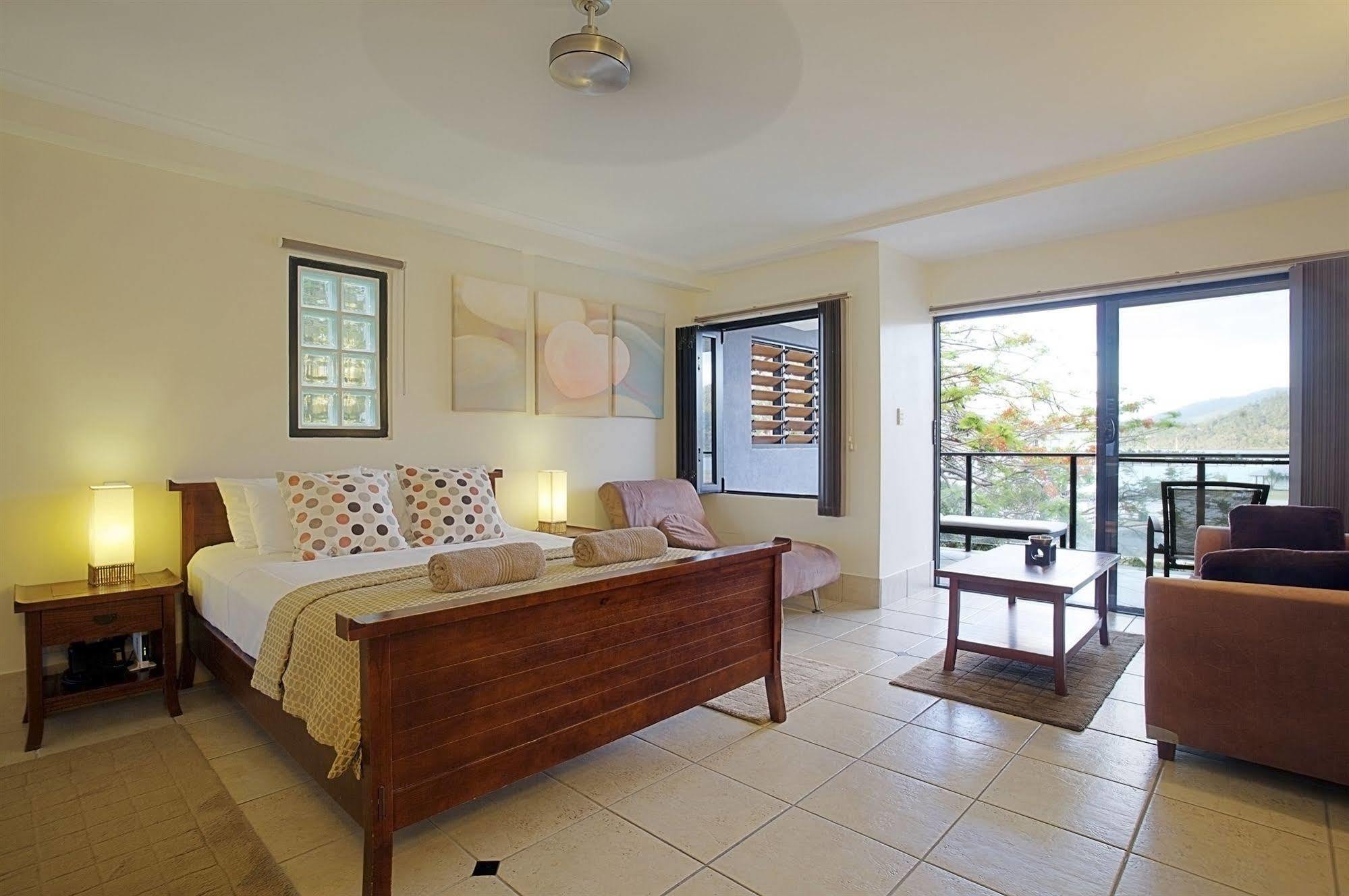 At Waterfront Whitsunday Retreat - Adults Only Aparthotel Airlie Beach Luaran gambar